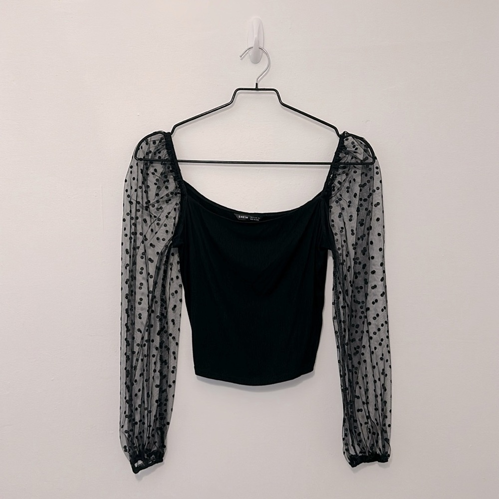 Unique fun top for work or a nice date 💕